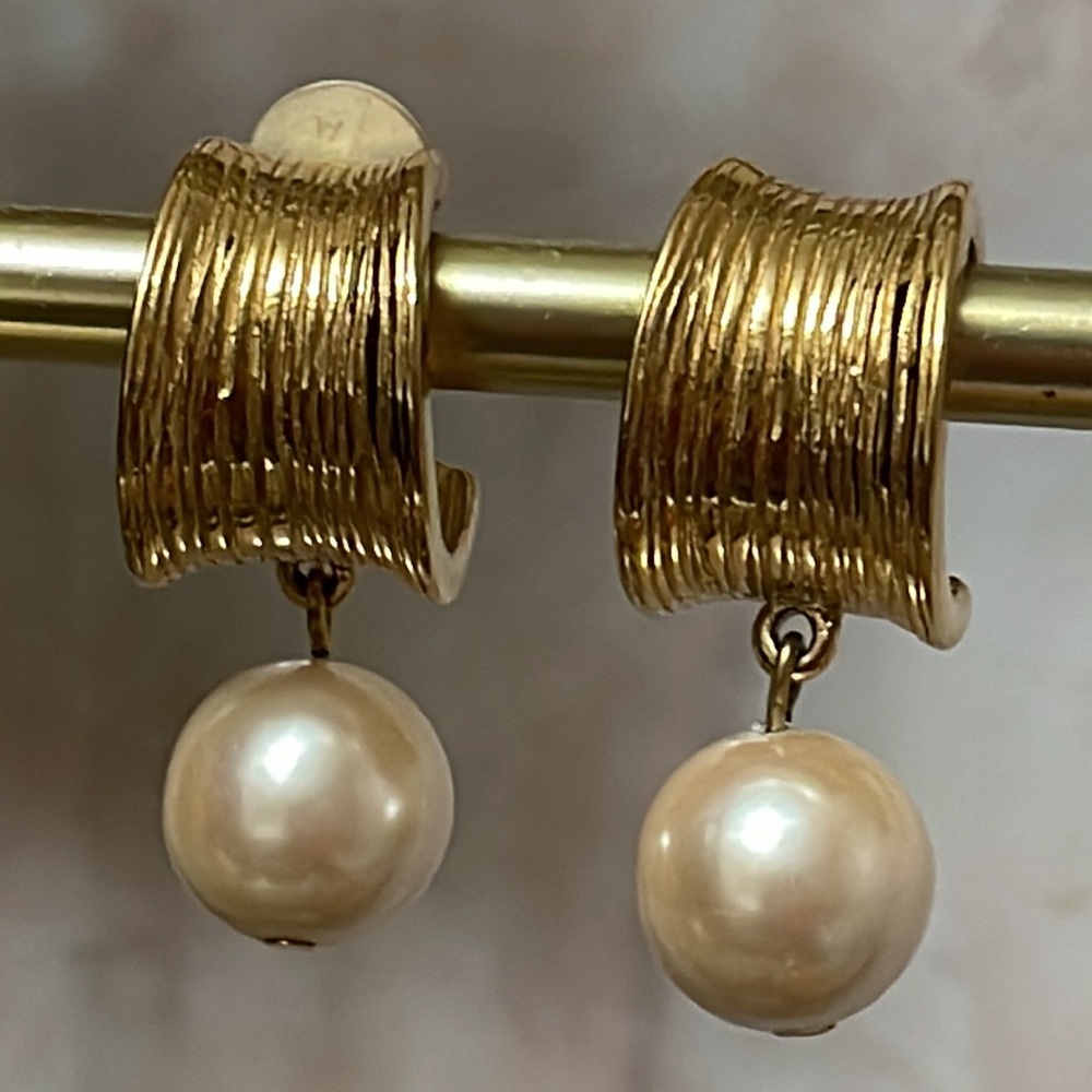 Givenchy Hoop Pearl Clip-On Earrings